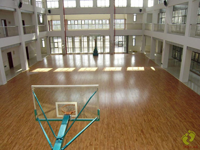 實(shí)木運(yùn)動地板